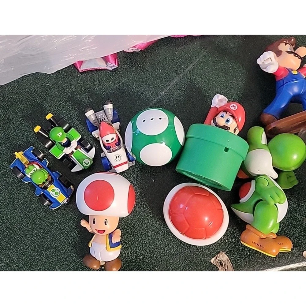 Mixed lot McDonald's & etc.. Nintendo Mario‎ Kart Toys etc..